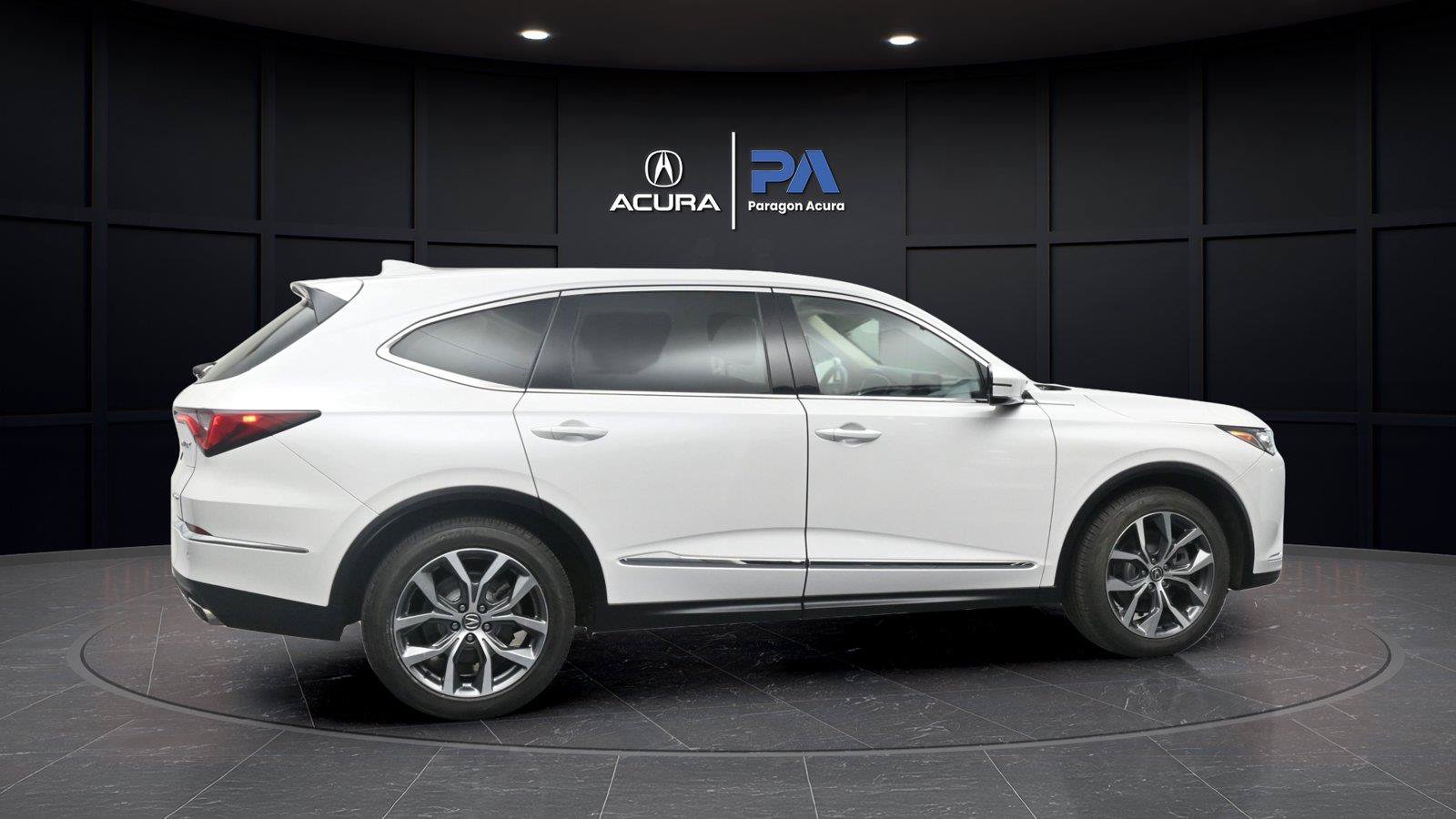 Used 2024 Acura MDX SH-AWD w/ Technology Package image 28