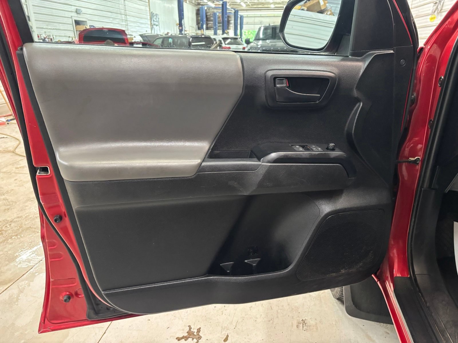 Used 2021 Toyota Tacoma SR w/ SX Package AWD/4WD image 7