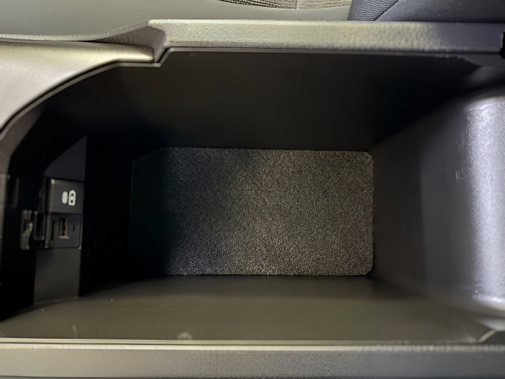 Used 2022 Toyota Camry LE image 22