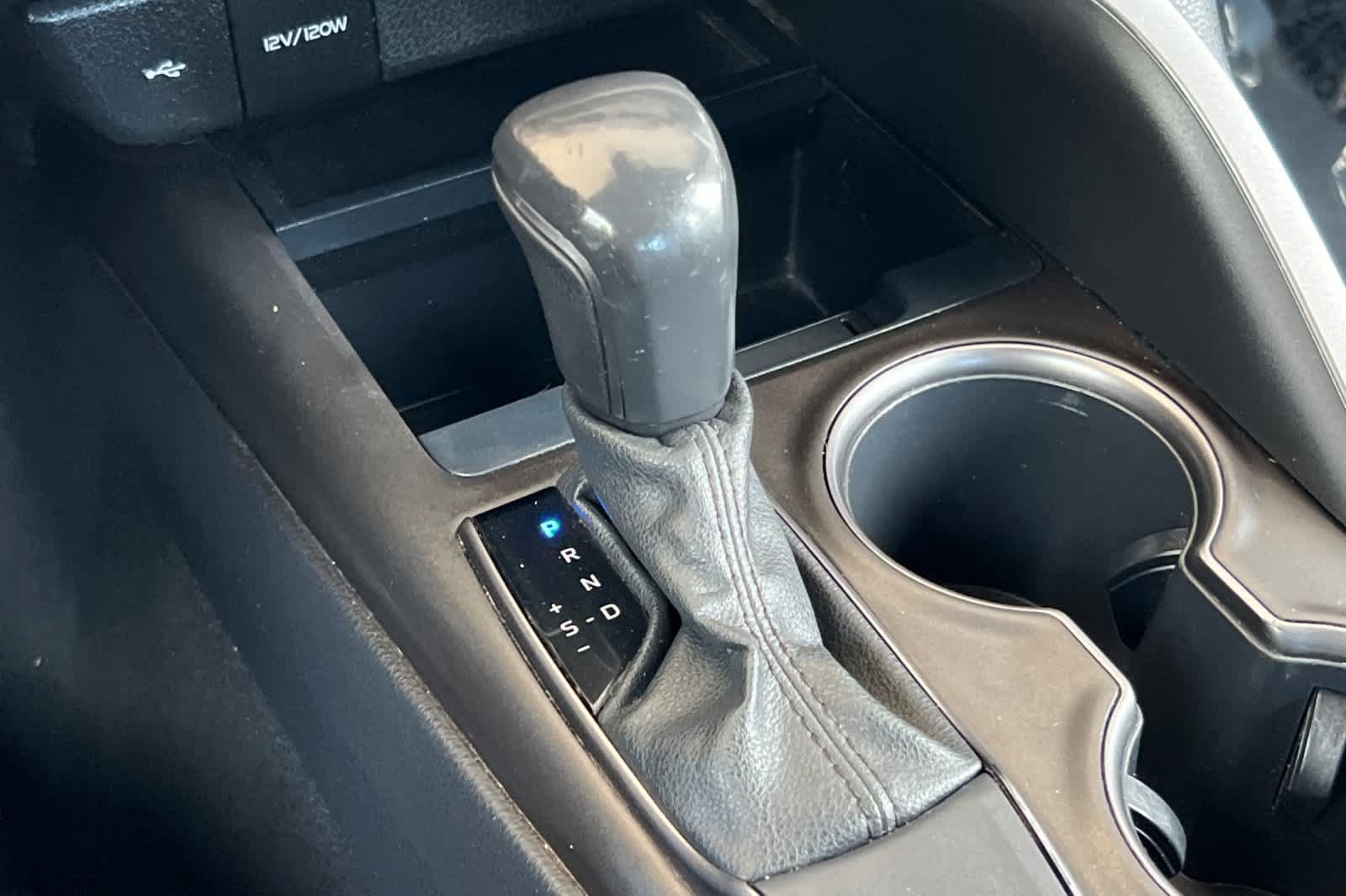 Used 2021 Toyota Camry SE FWD image 21