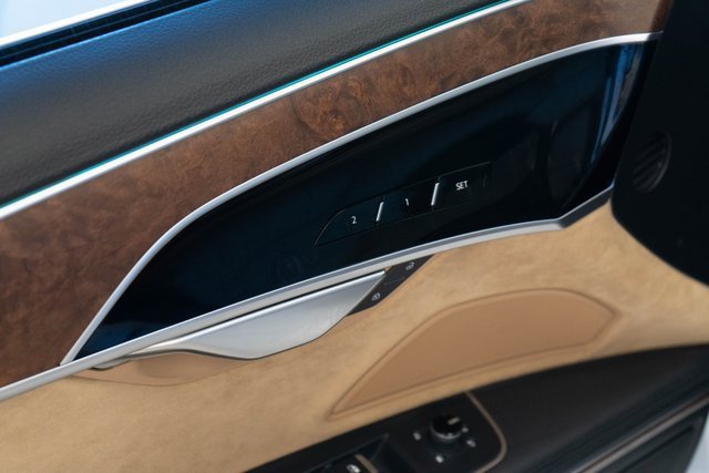 Used 2021 Audi A8 L 4.0T image 19