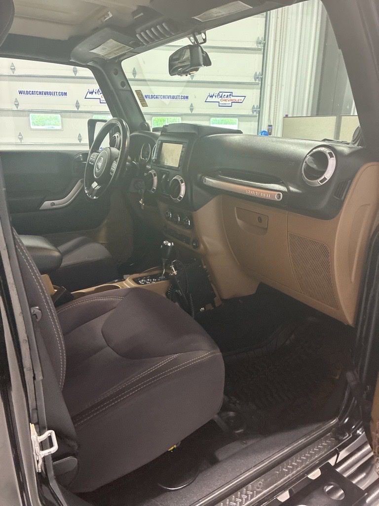 Used 2014 Jeep Wrangler Unlimited Sahara w/ Connectivity Group image 34