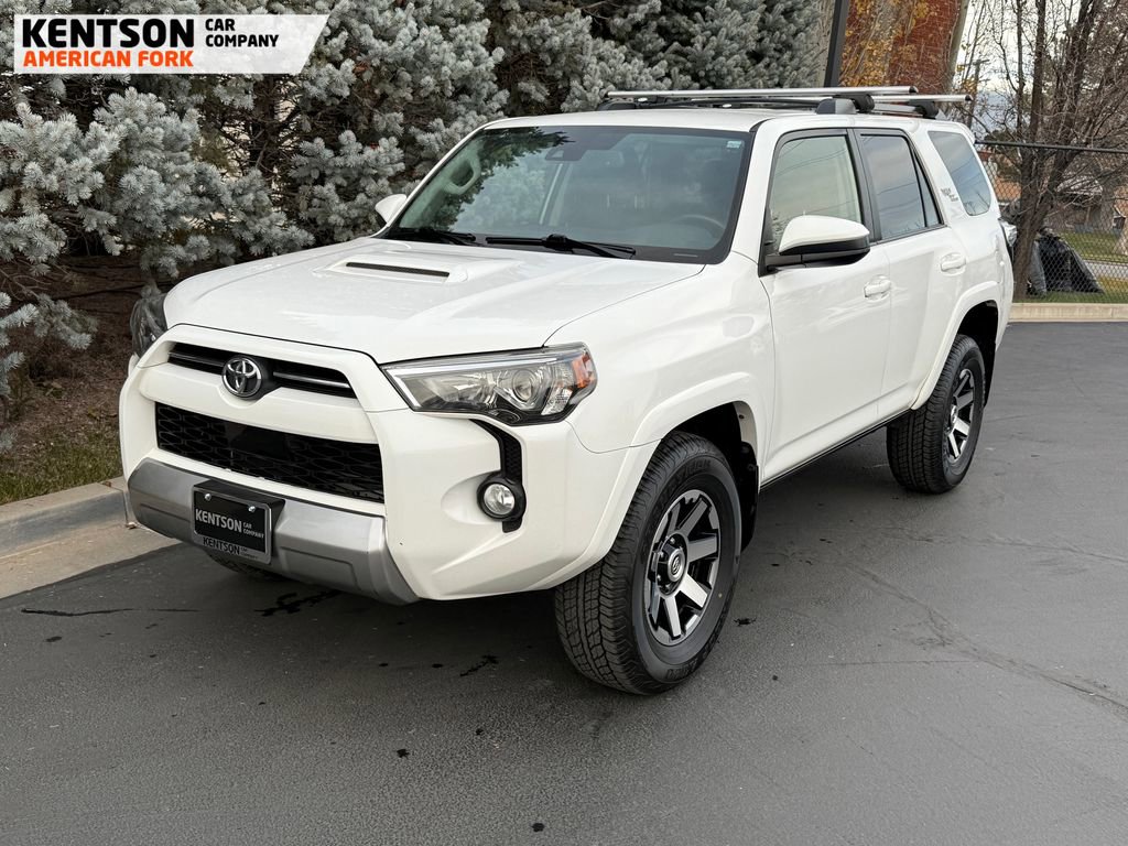 Used 2020 Toyota 4Runner TRD Off-Road image 3