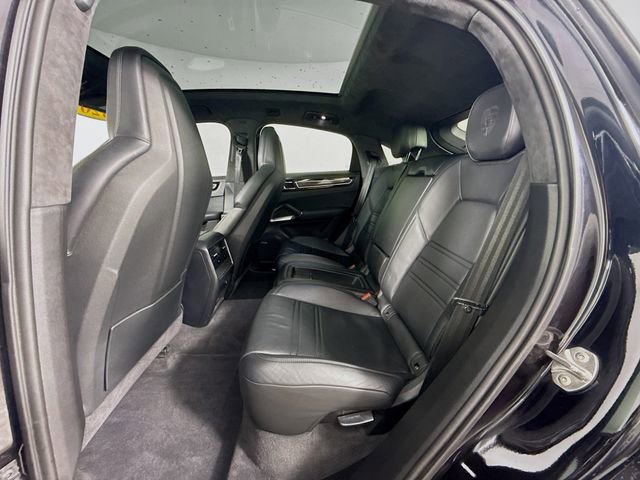 Used 2020 Porsche Cayenne Turbo image 26