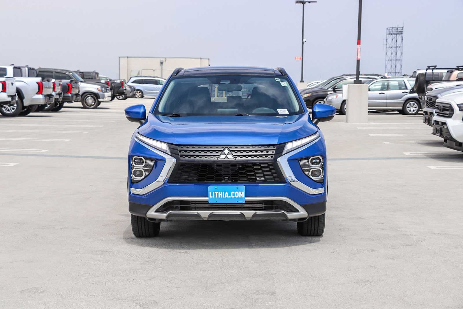 Used 2022 Mitsubishi Eclipse Cross SE FWD image 2