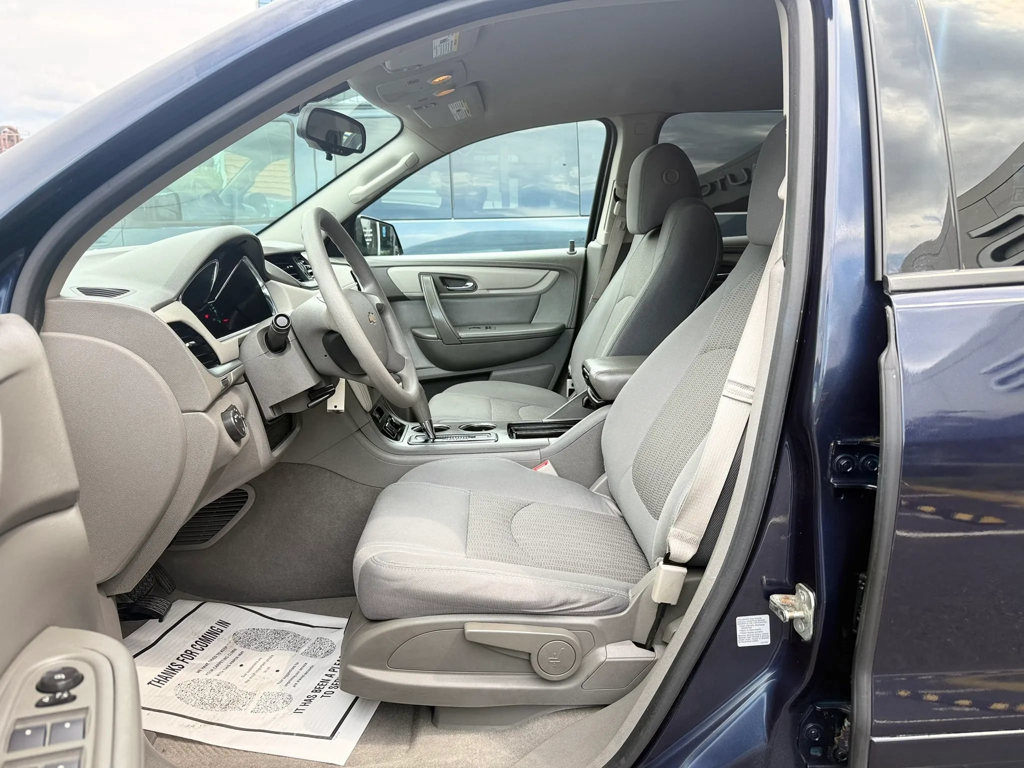 Used 2015 Chevrolet Traverse LS FWD image 8