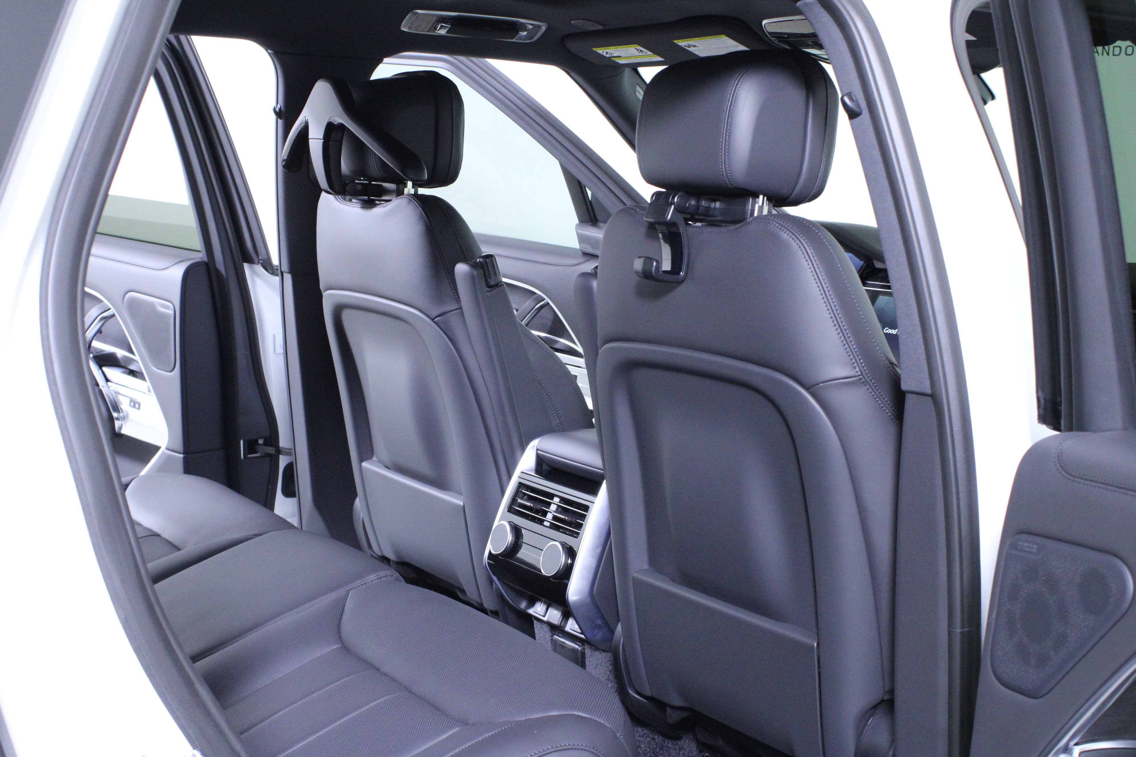 New 2026 Land Rover Range Rover SE image 11