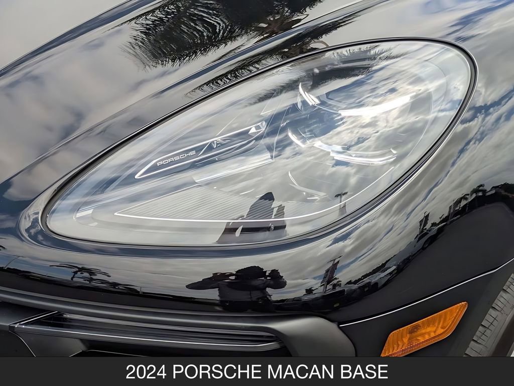 Used 2024 Porsche Macan AWD/4WD image 11