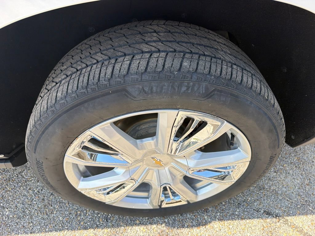 Used 2024 Chevrolet Suburban High Country w/ Advanced Technology Package AWD/4WD image 12