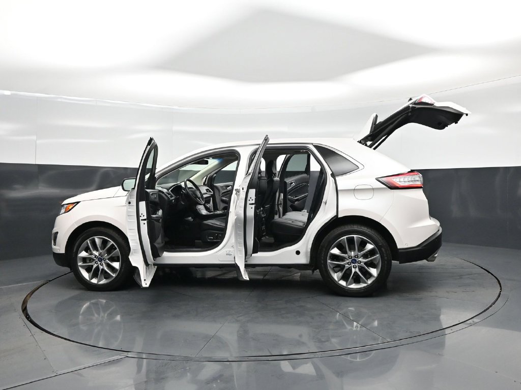 Certified 2018 Ford Edge Titanium w/ Equipment Group 302A AWD/4WD image 38