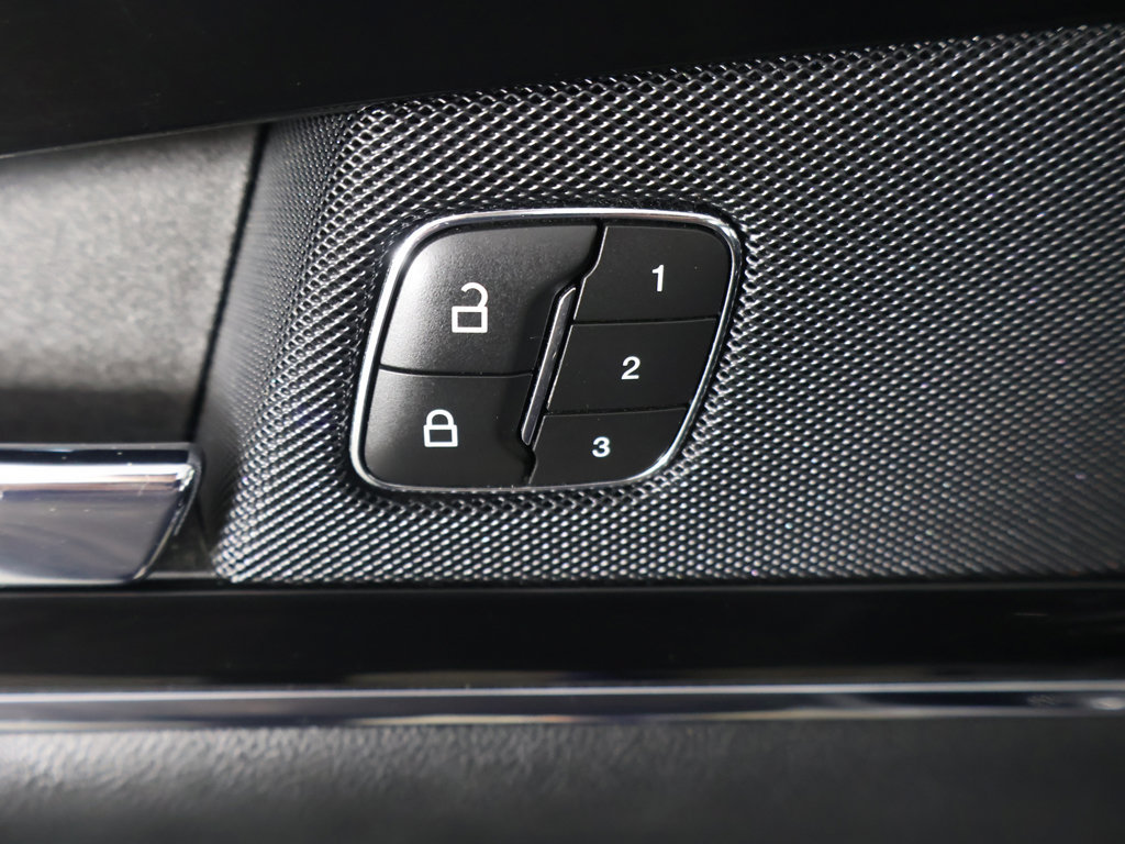 Used 2023 Lincoln Nautilus Reserve AWD/4WD image 40
