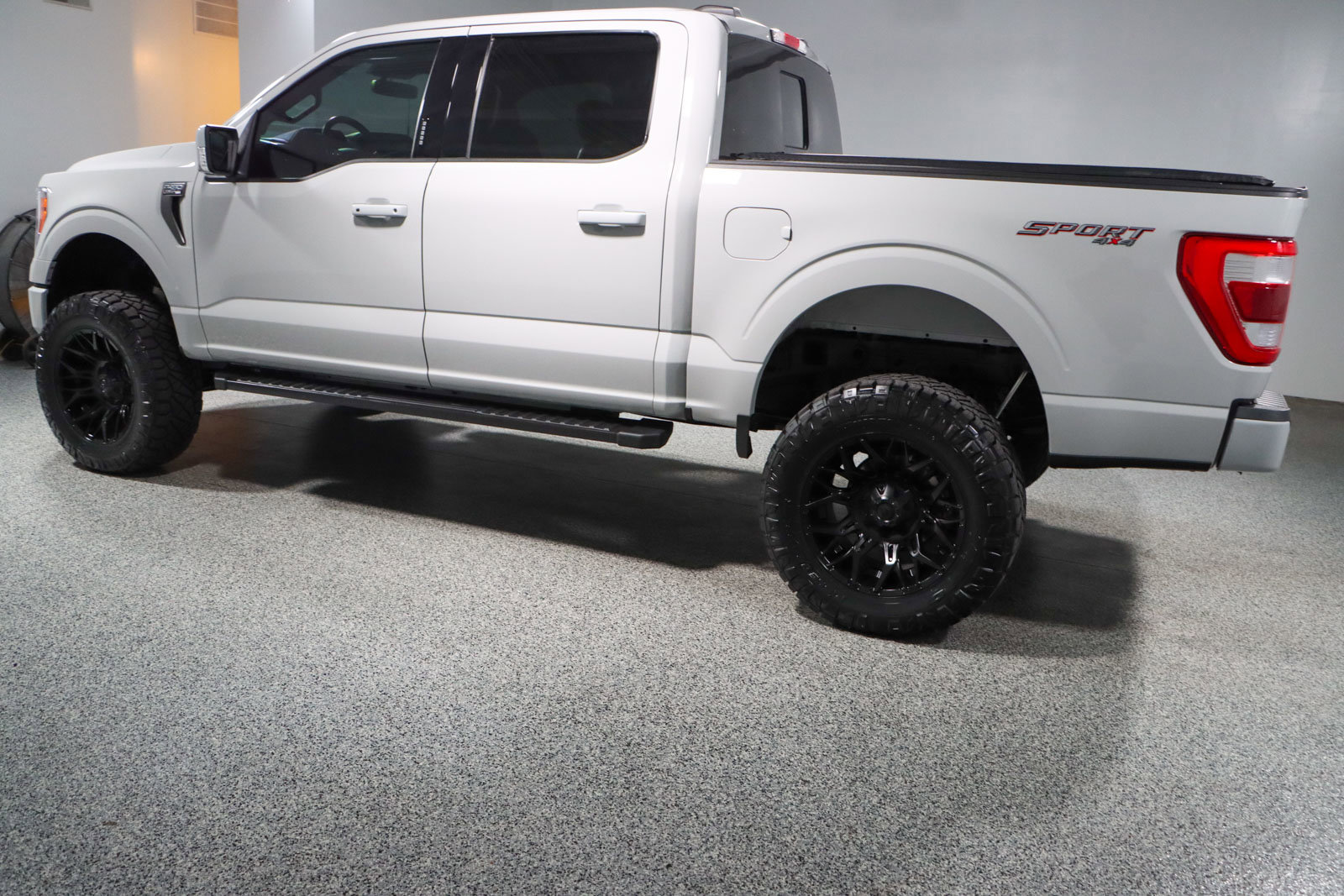 Used 2023 Ford F150 Lariat image 11