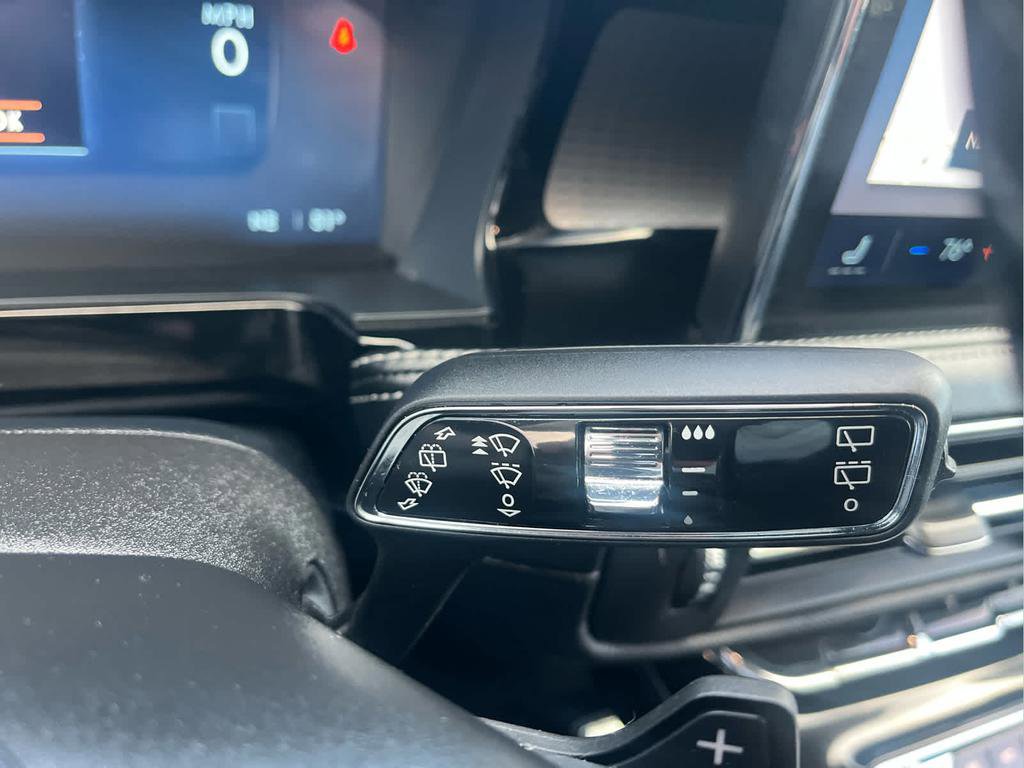 Used 2023 Lincoln Corsair Reserve w/ Jet Appearance Package image 33