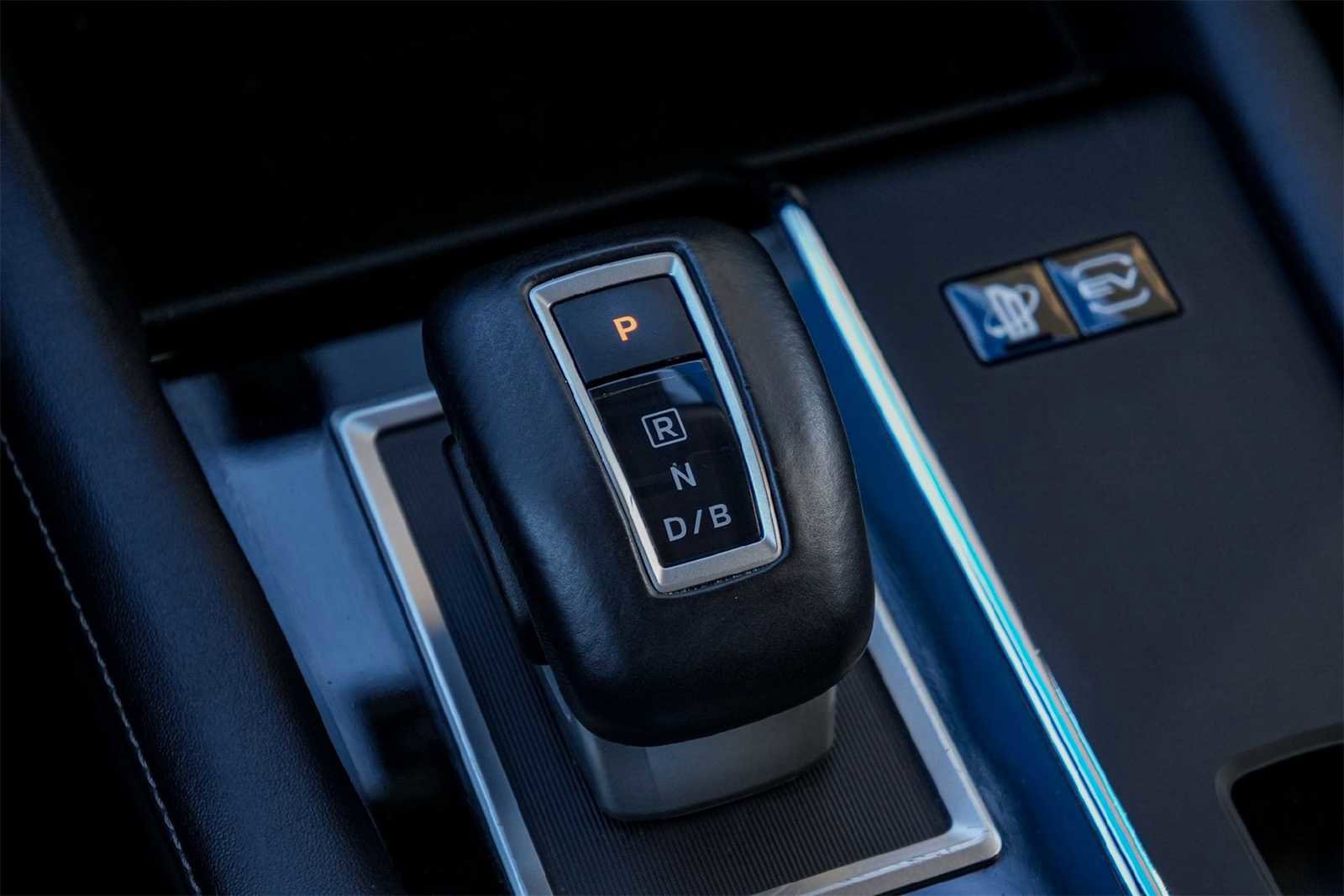 Used 2024 Mitsubishi Outlander SE image 17