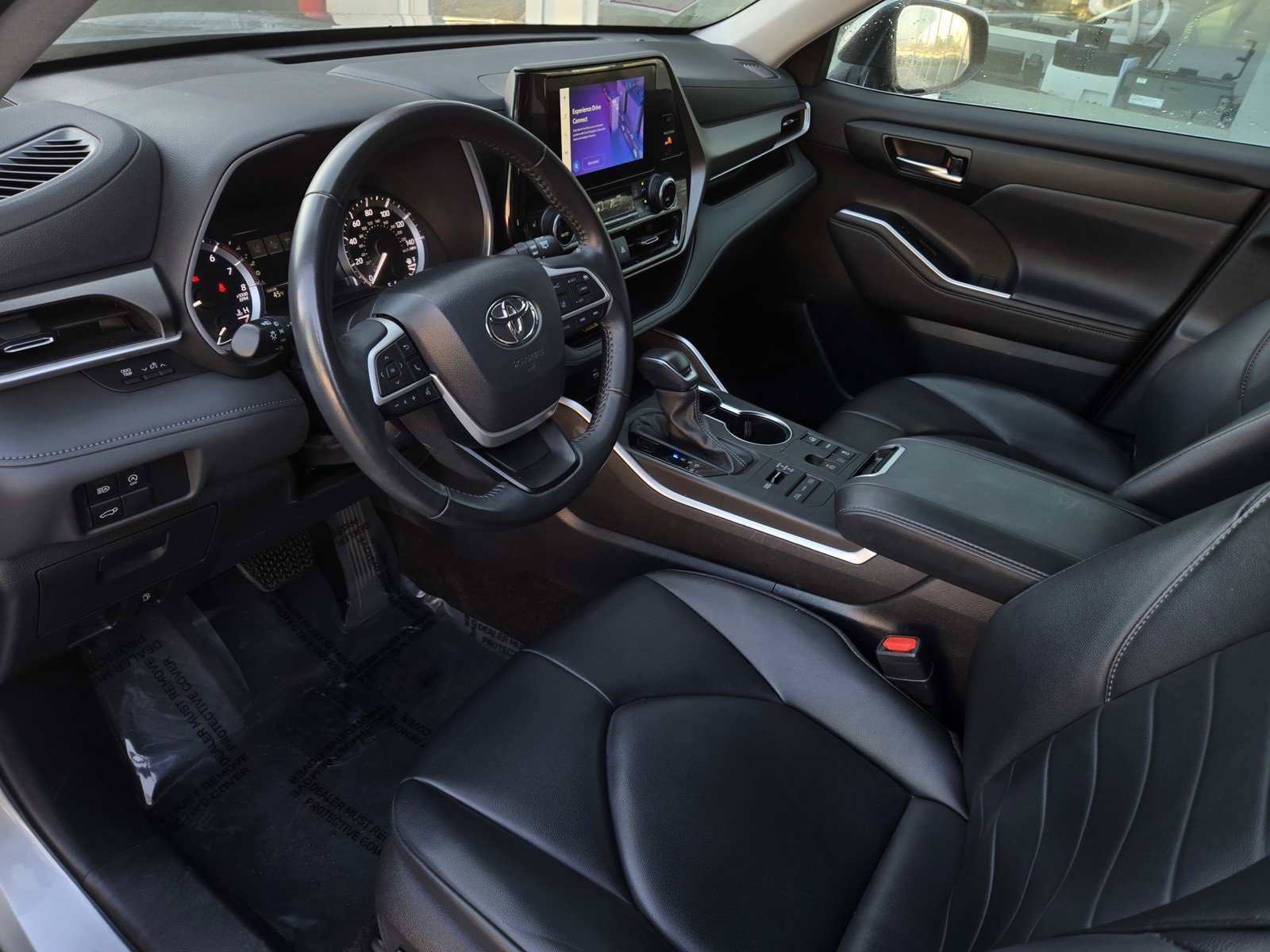 Certified 2024 Toyota Highlander XLE image 7