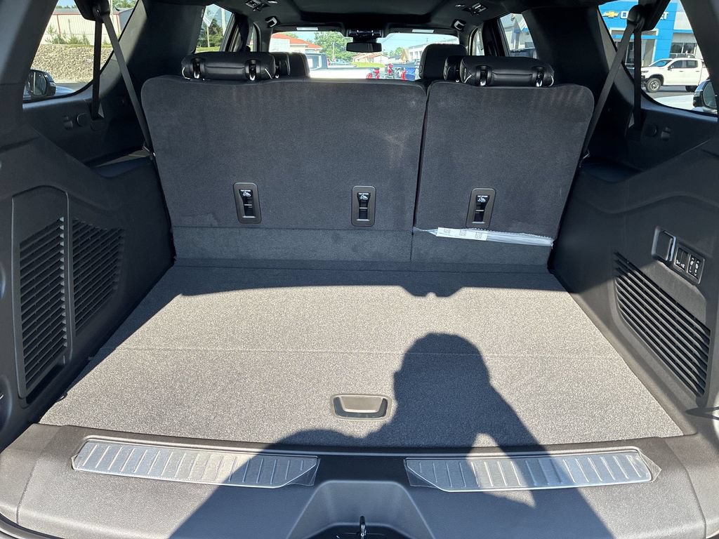 New 2026 Chevrolet Suburban Premier w/ Sun And Tow Package AWD/4WD image 21