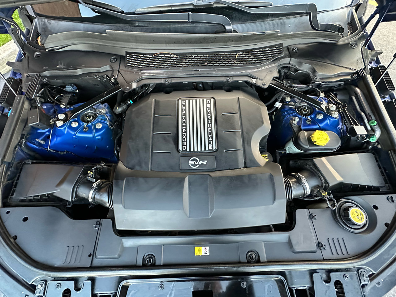 Used 2015 Land Rover Range Rover Sport SVR image 35