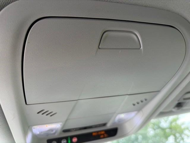 Used 2020 Chevrolet Blazer LT FWD image 29