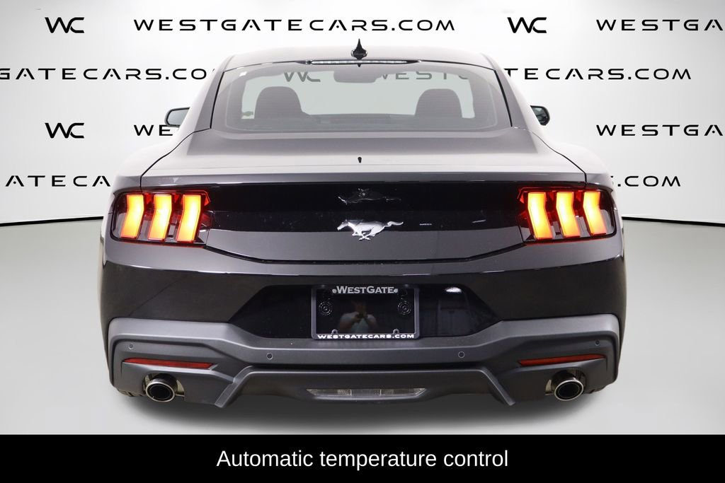 Used 2025 Ford Mustang Coupe image 4