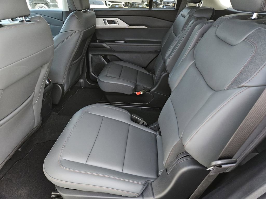 New 2026 Ford Explorer Active w/ Active Comfort Package image 27