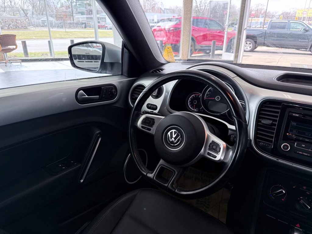 Used 2015 Volkswagen Beetle 1.8T FWD image 41