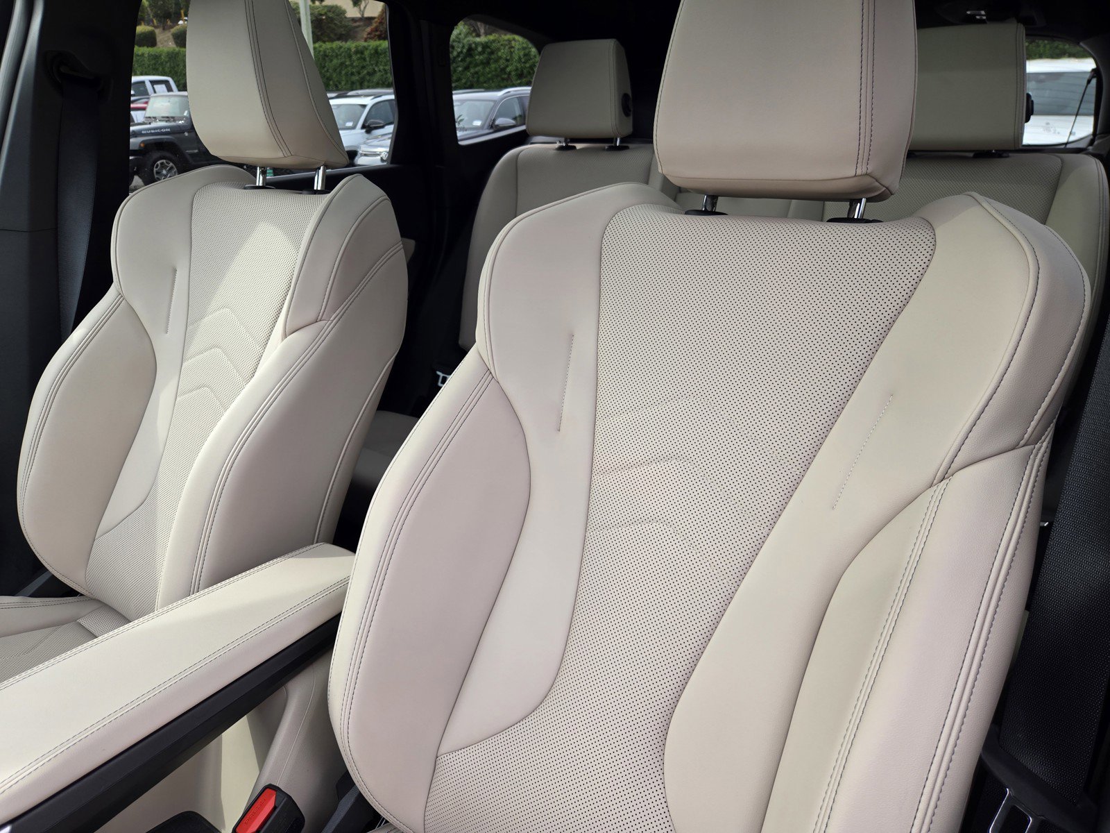 Used 2025 BMW X1 xDrive28i w/ Convenience Package image 16