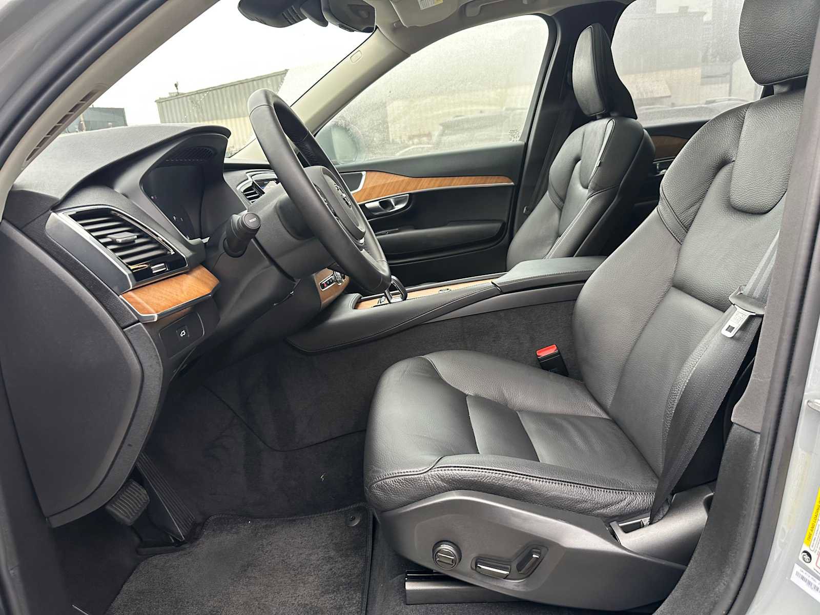 Certified 2025 Volvo XC90 B6 Plus image 20