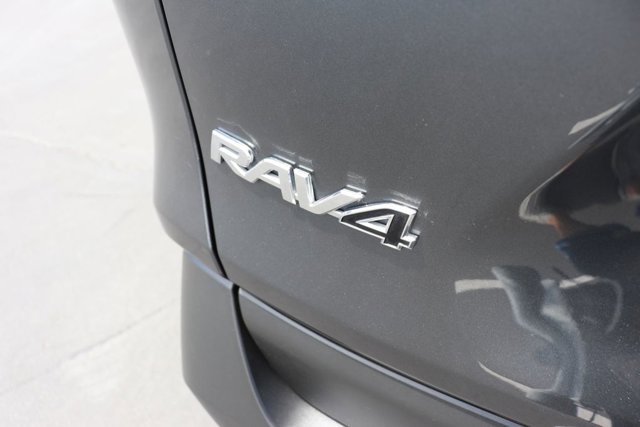 Used 2020 Toyota RAV4 LE w/ Carpet Mat Package FWD image 6