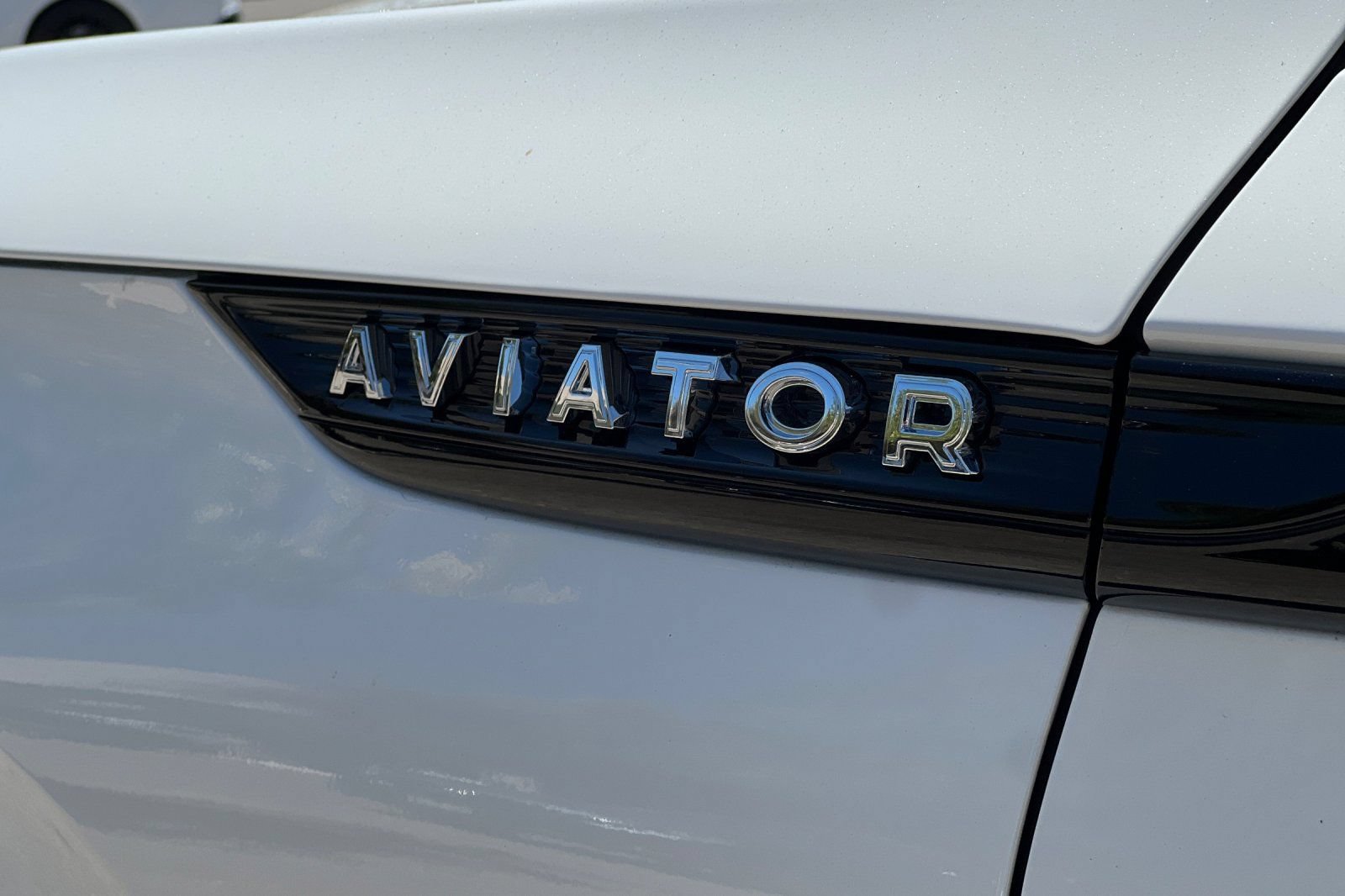 New 2026 Lincoln Aviator 2WD w/ Jet Appearance Package image 25