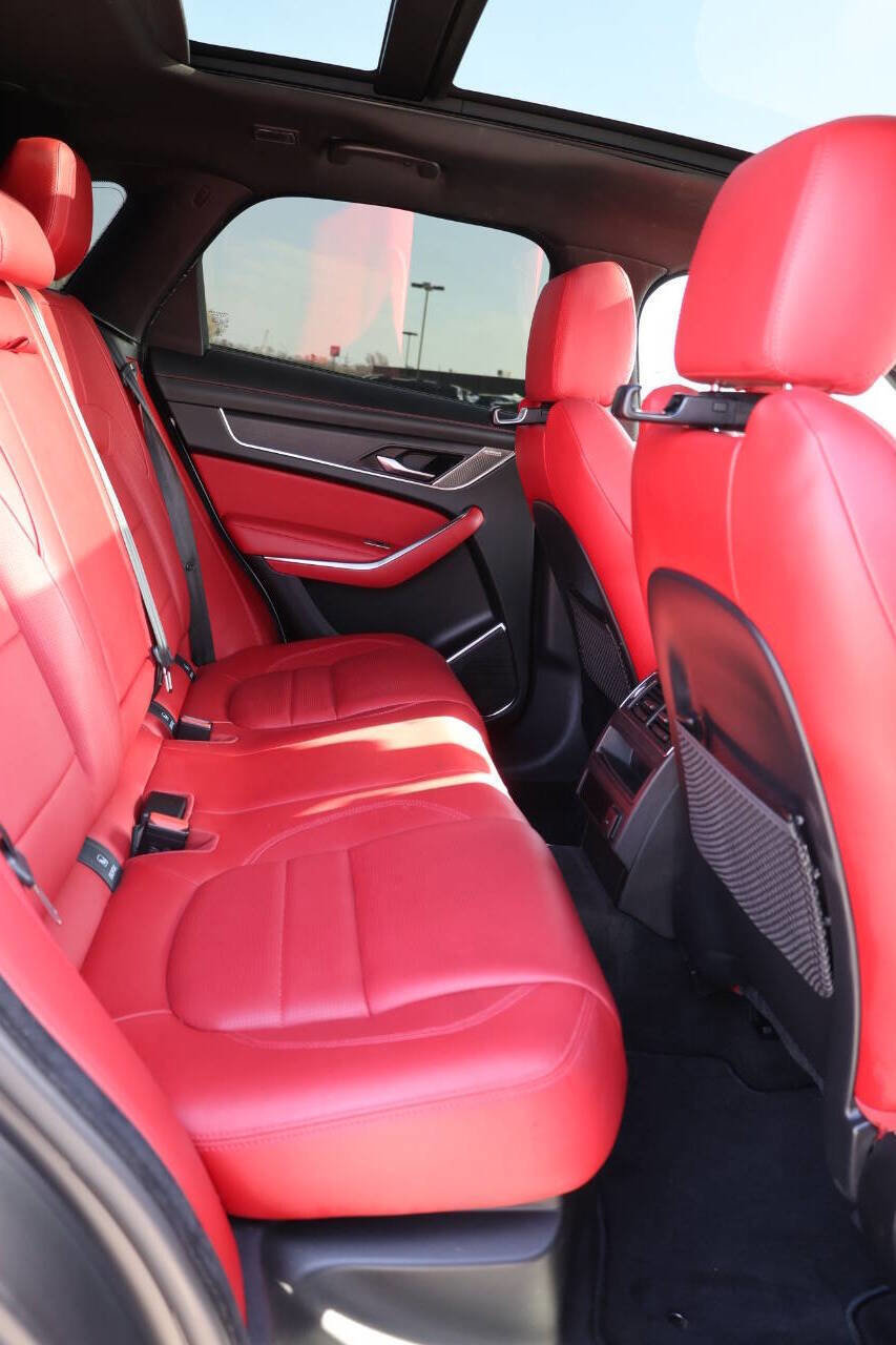 Used 2021 Jaguar F-PACE R-Dynamic S image 16