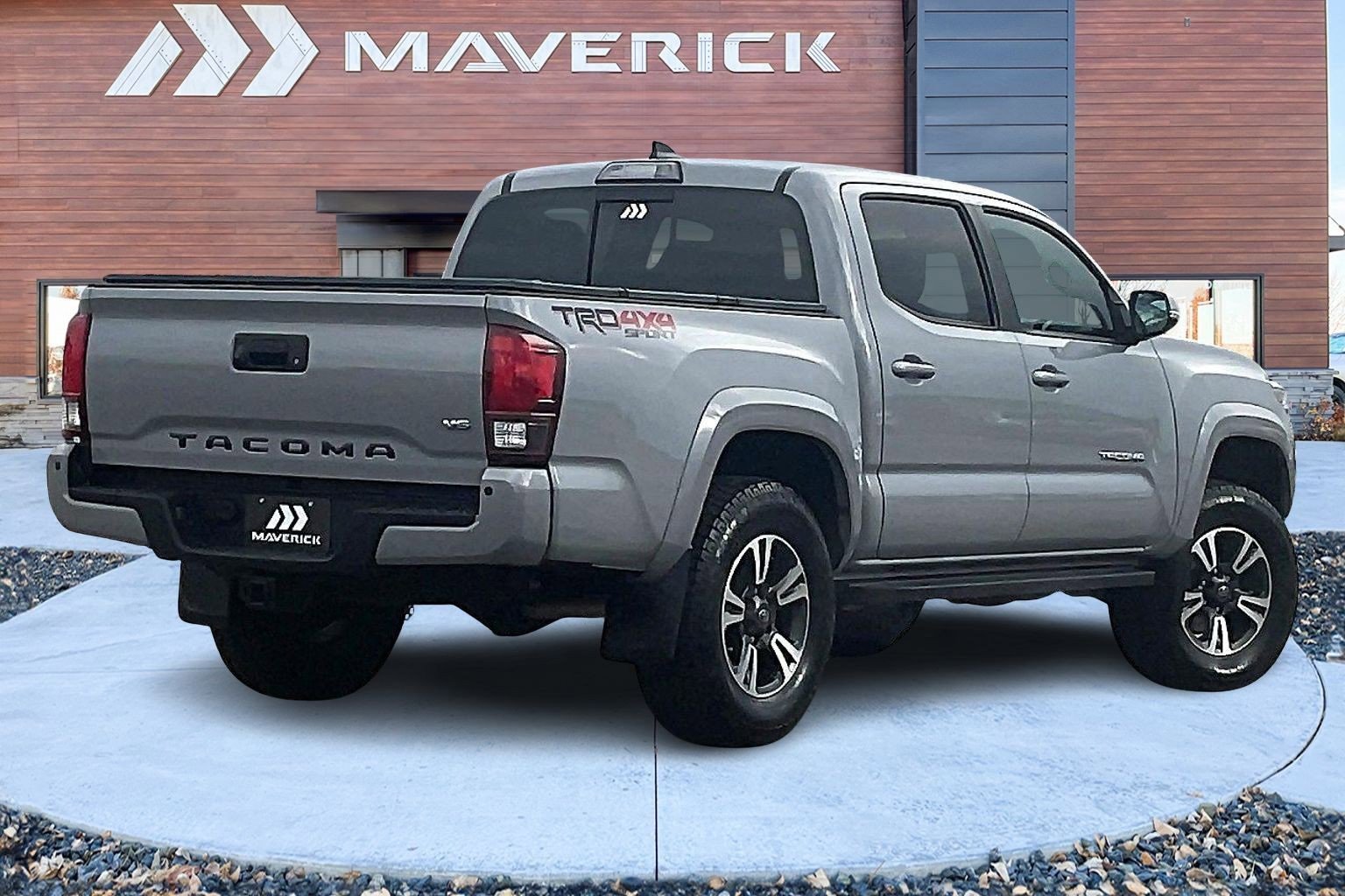 Used 2018 Toyota Tacoma TRD Sport image 5