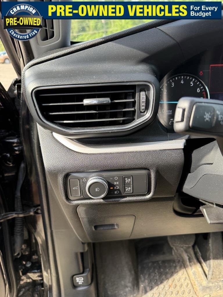 Used 2021 Ford Explorer XLT w/ Equipment Group 202A image 10
