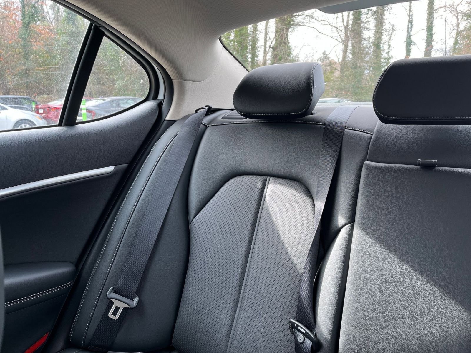 Used 2025 Genesis G70 2.5T image 39