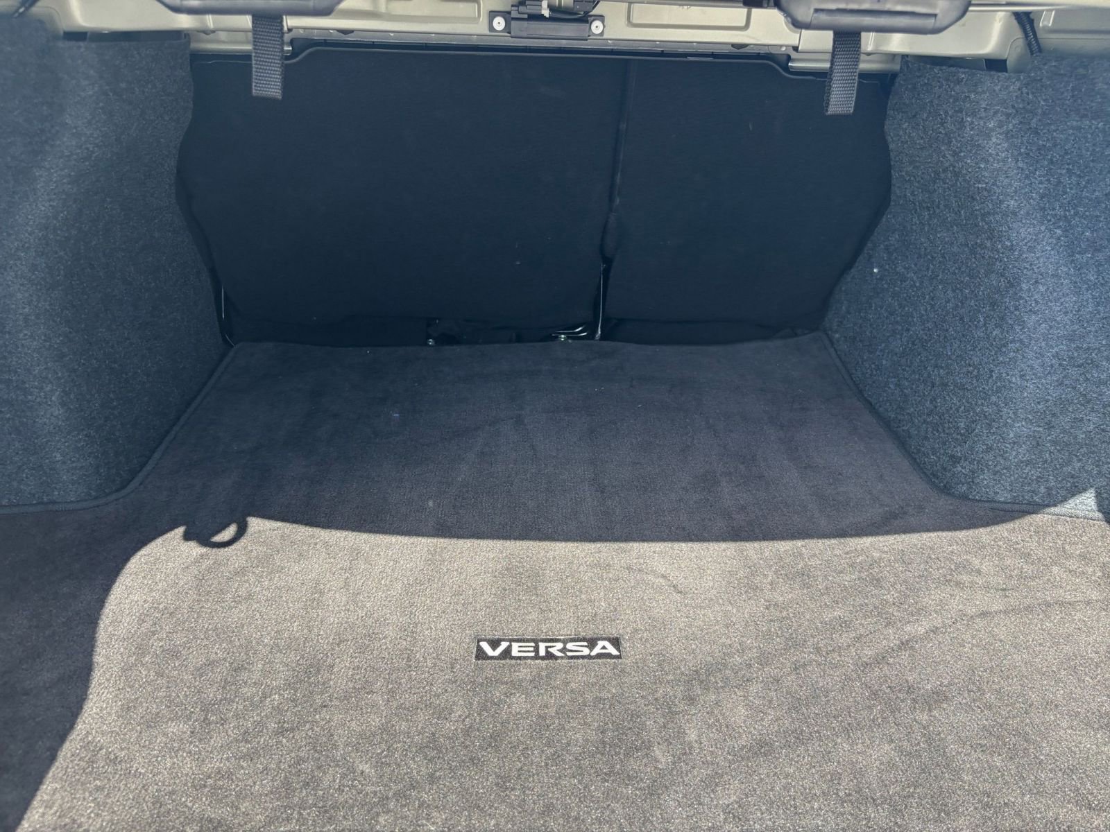 Used 2025 Nissan Versa SV w/ Trunk Package FWD image 31