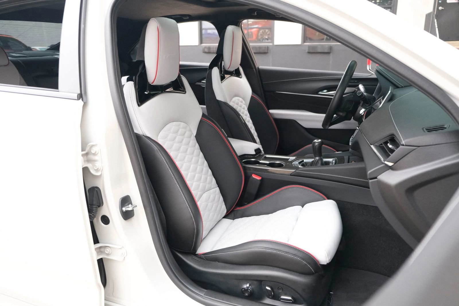 Used 2022 Cadillac CT4 V Blackwing w/ Carbon Fiber 1 Package image 39