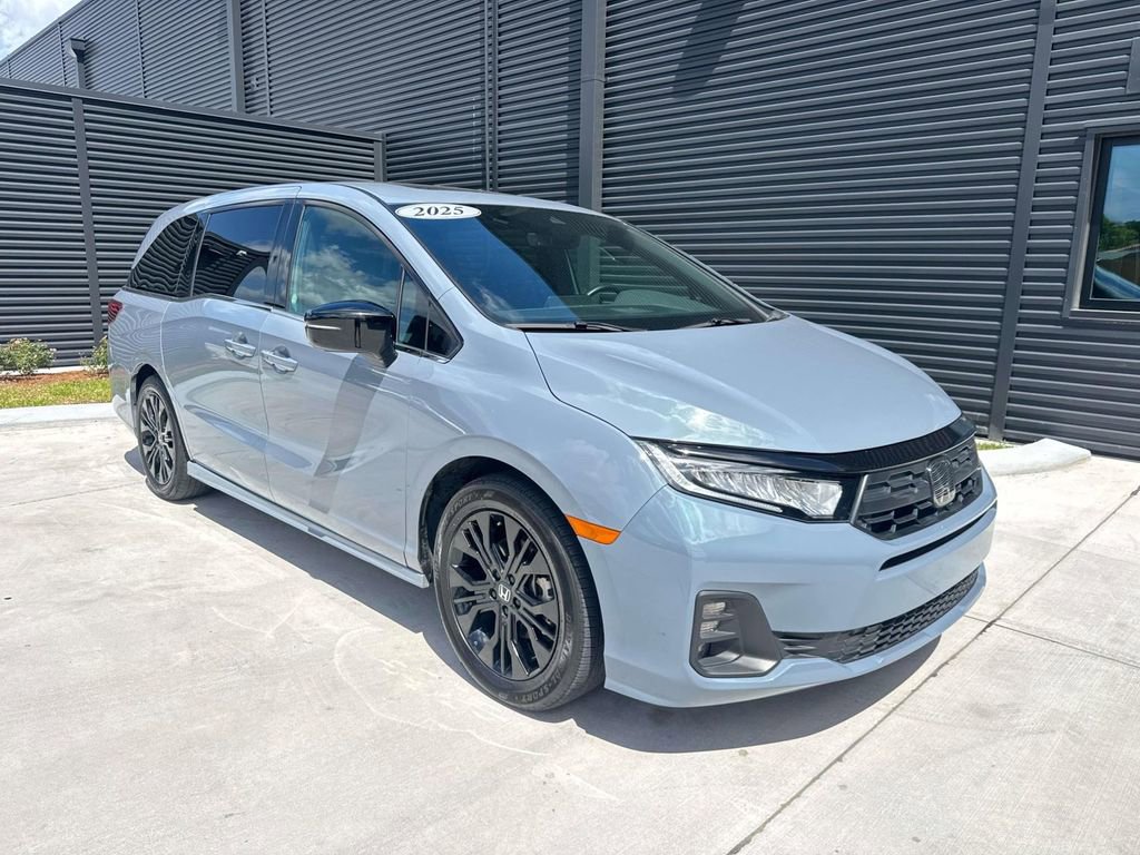 Used 2025 Honda Odyssey Sport-L image 9