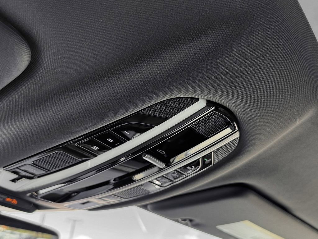 Used 2023 Porsche Cayenne Coupe AWD/4WD image 25