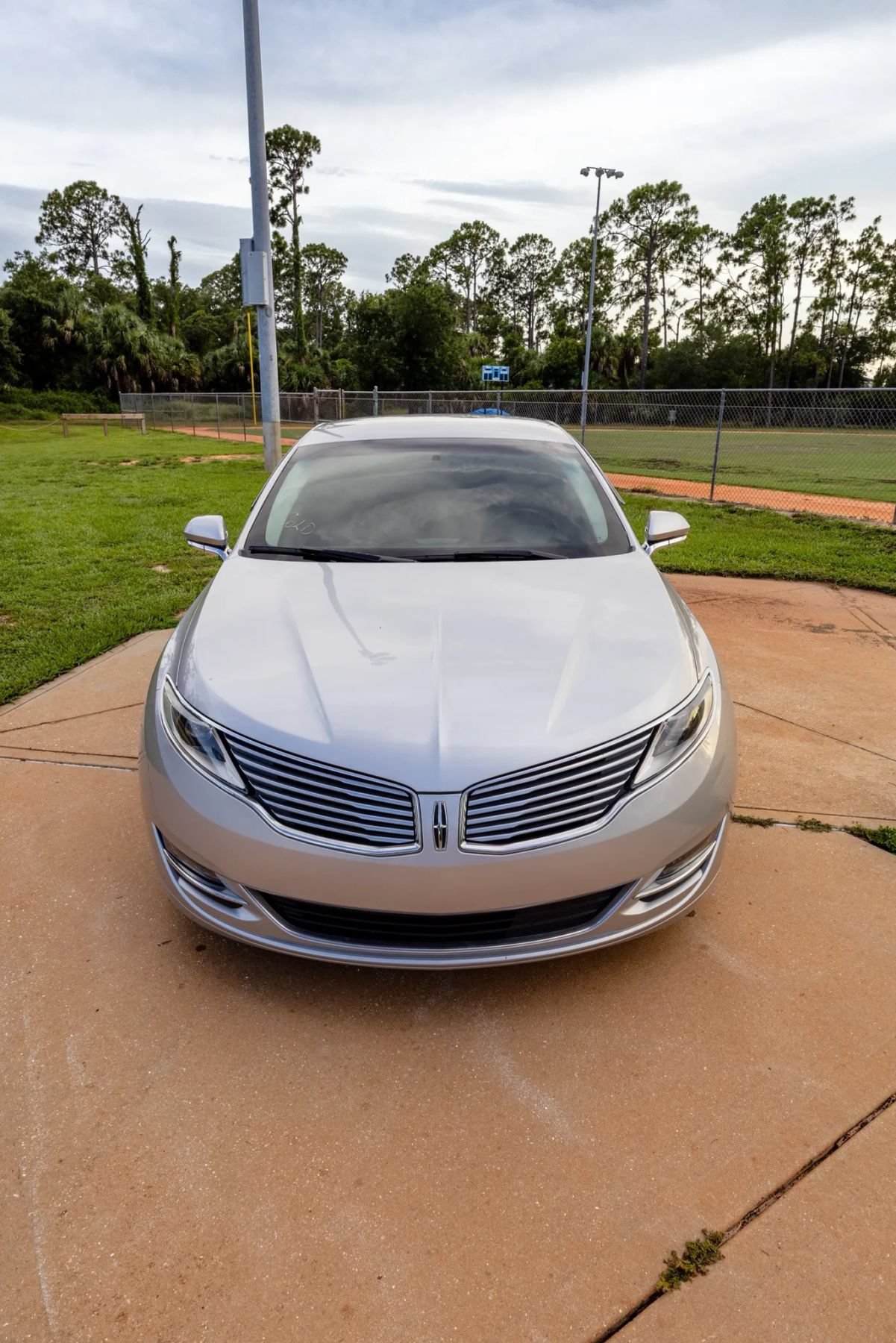 Used 2016 Lincoln MKZ w/ Equipment Group 300A Reserve FWD image 2