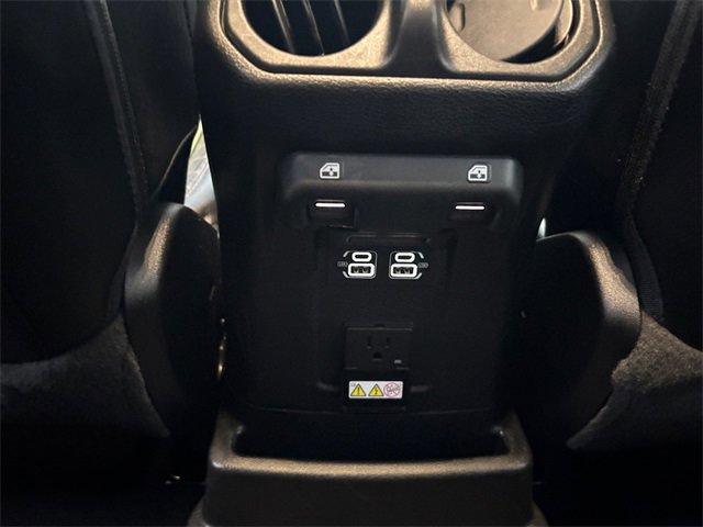 Used 2021 Jeep Wrangler Unlimited Sahara image 31