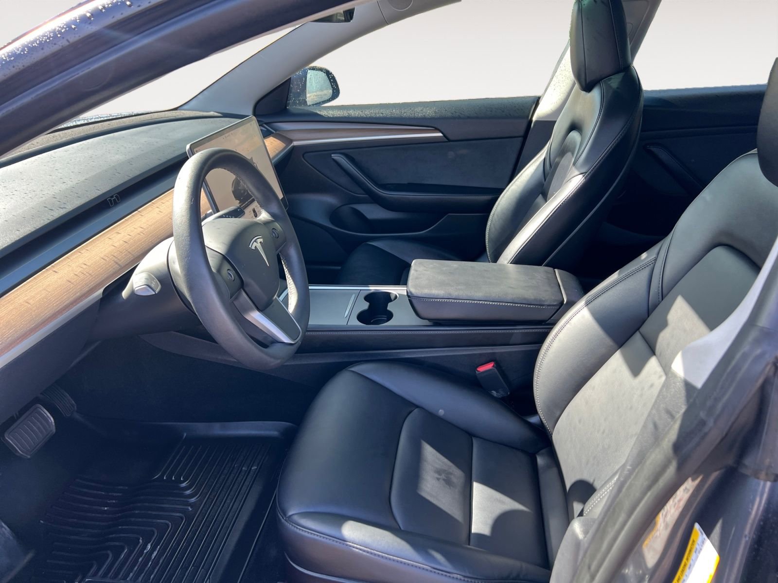 Used 2022 Tesla Model 3 Standard Range RWD image 9