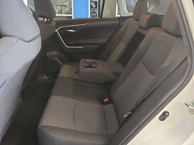 Used 2021 Toyota RAV4 XLE w/ Carpet Mat Package (TMS) image 21