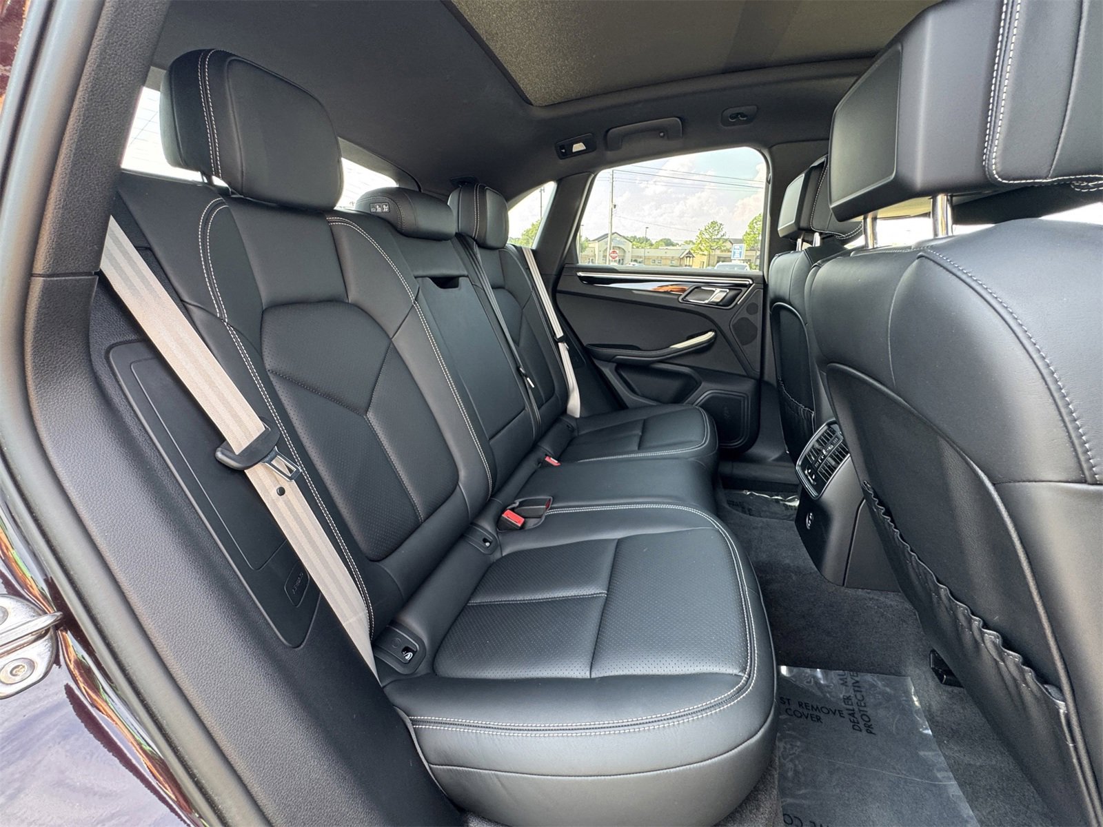 Certified 2024 Porsche Macan S image 29