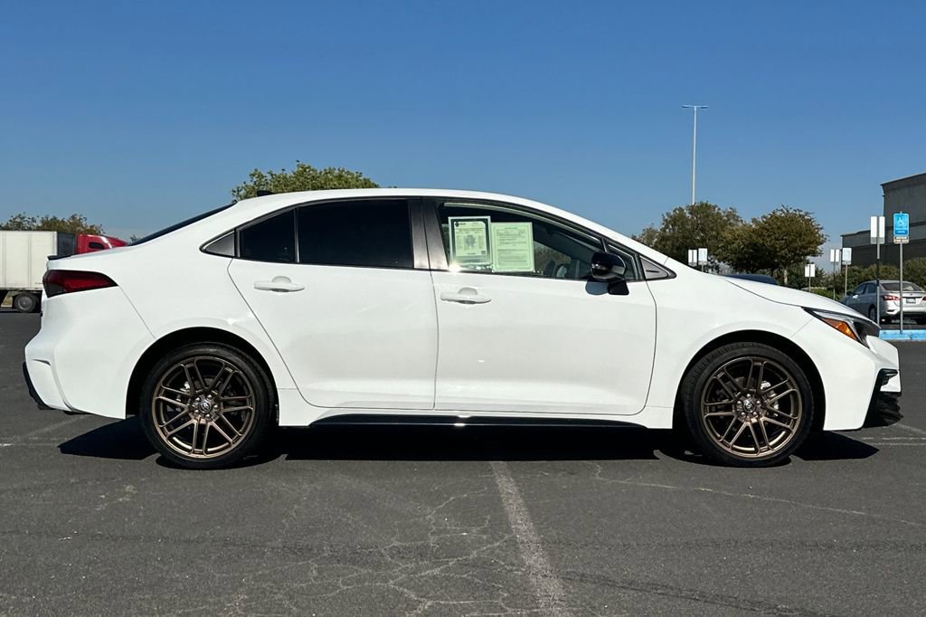 Used 2024 Toyota Corolla SE image 3
