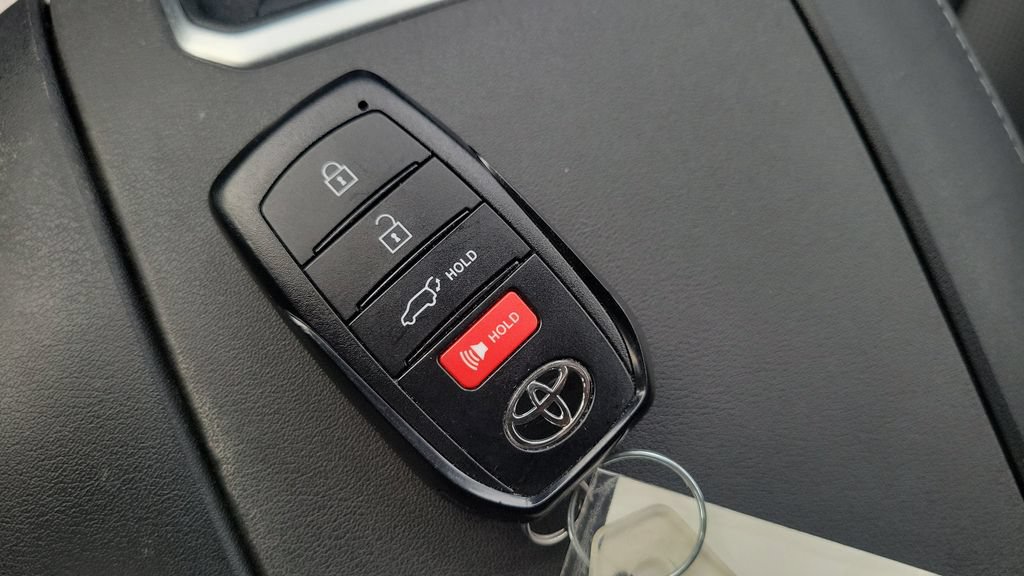 Used 2024 Toyota Highlander Platinum AWD/4WD image 28
