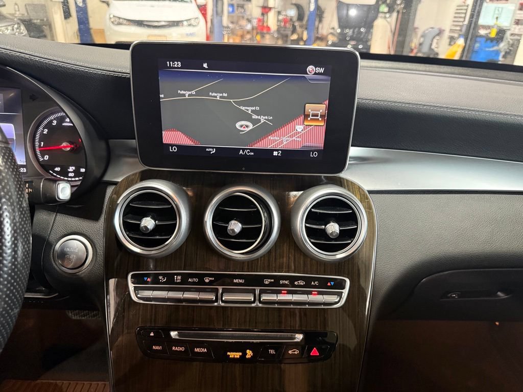 Used 2016 Mercedes-Benz GLC 300 4MATIC image 19