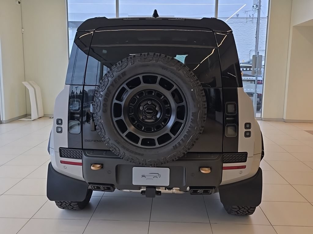 New 2026 Land Rover Defender 110 OCTA AWD/4WD image 4