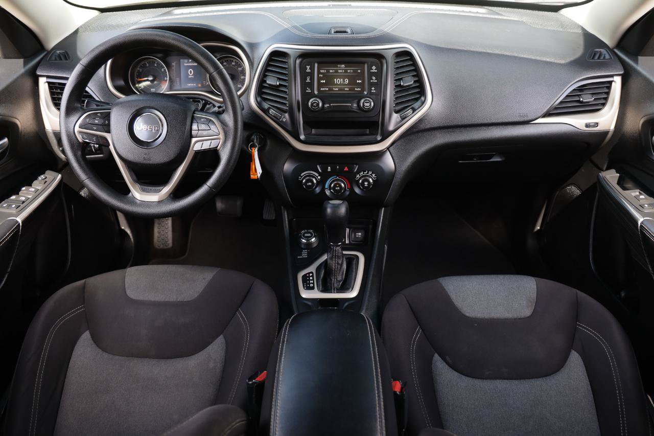 Used 2015 Jeep Cherokee Sport w/ Sport Appearance Group AWD/4WD image 2