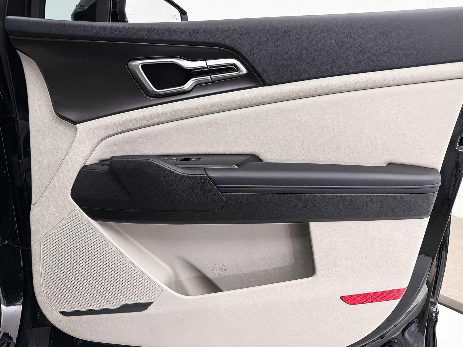 Certified 2025 Kia Sportage EX FWD image 25