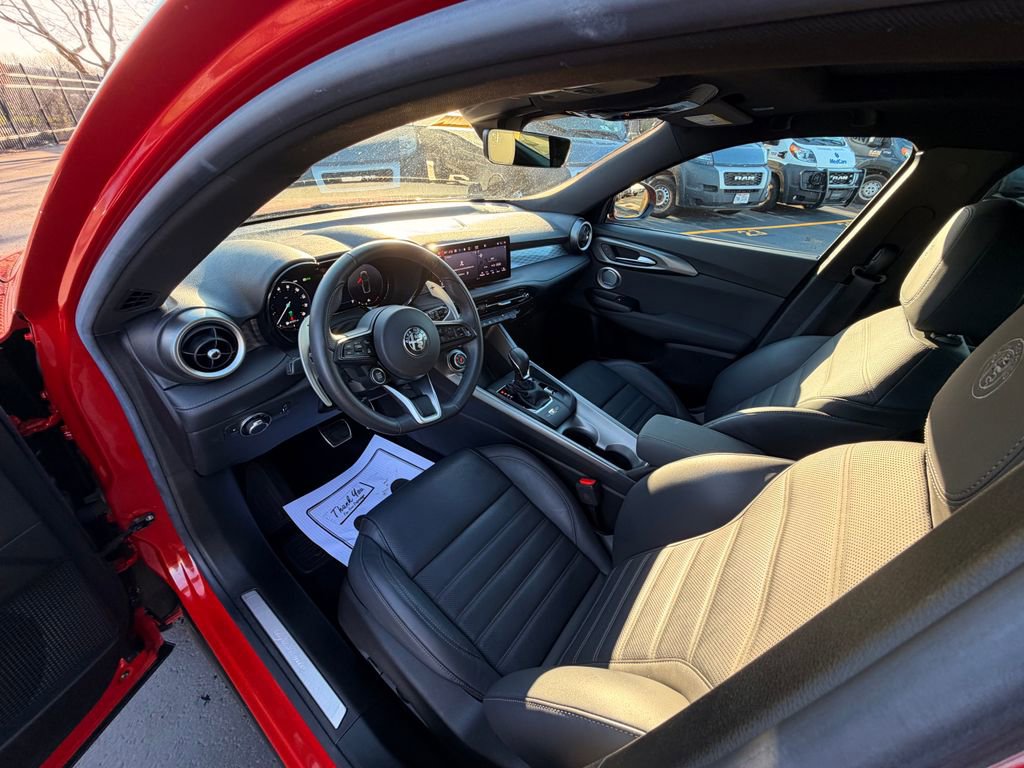 Used 2024 Alfa Romeo Tonale Veloce image 10