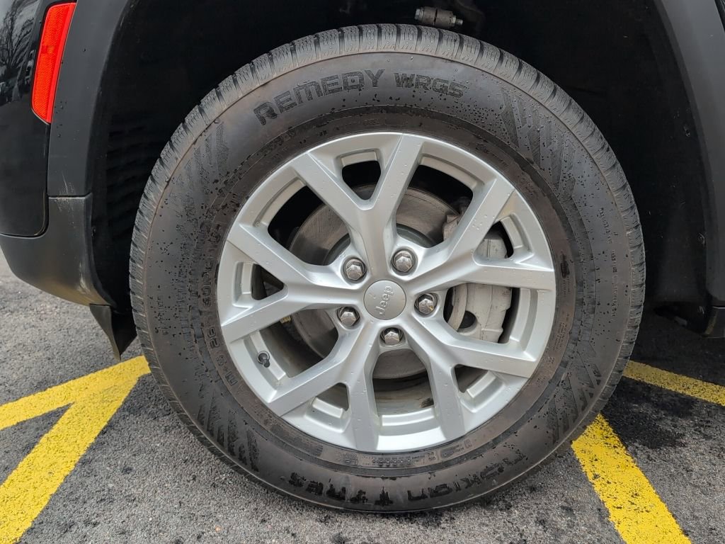 Used 2023 Jeep Grand Cherokee Limited image 12